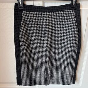 J. Crew women’s Classic Houndstooth Pencil straight contrast Skirt size 2 EUC!